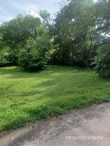 10300 E Norledge Avenue, Independence, MO 64053