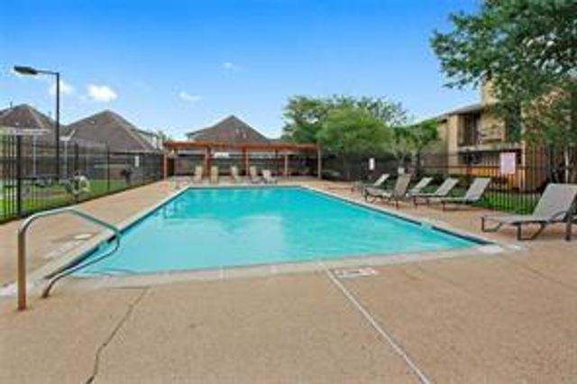 3300 Pebblebrook Drive 97, Seabrook, TX 77586