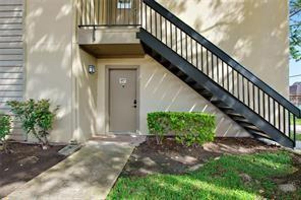 3300 Pebblebrook Drive 97, Seabrook, TX 77586