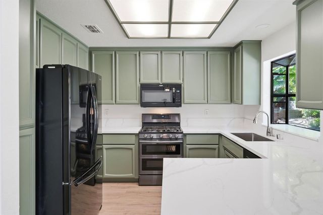 8221 Clarion Cir, Antelope, CA 95843