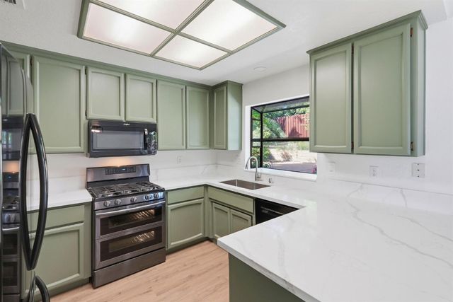 8221 Clarion Cir, Antelope, CA 95843