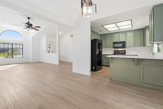 8221 Clarion Cir, Antelope, CA 95843