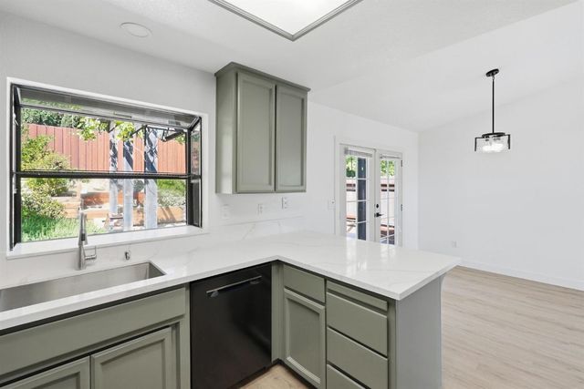 8221 Clarion Cir, Antelope, CA 95843