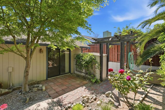 8221 Clarion Cir, Antelope, CA 95843