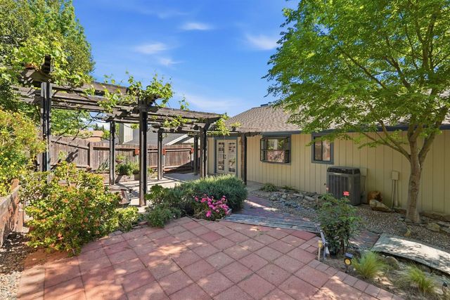 8221 Clarion Cir, Antelope, CA 95843