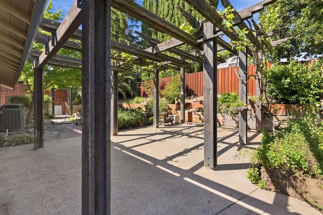 8221 Clarion Cir, Antelope, CA 95843