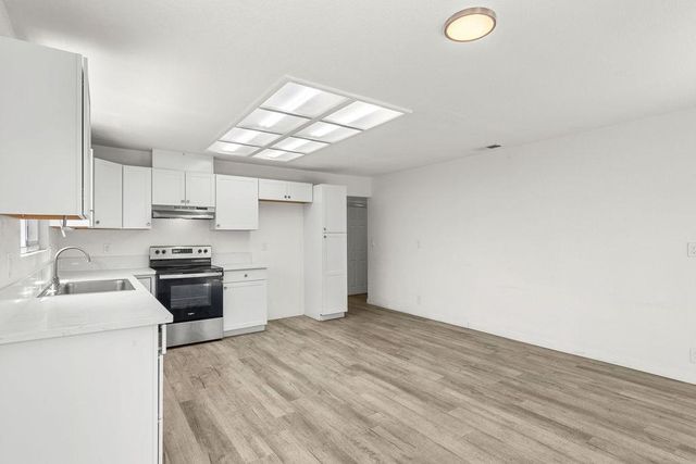 762 Garden Gate Dr, Manteca, CA 95336