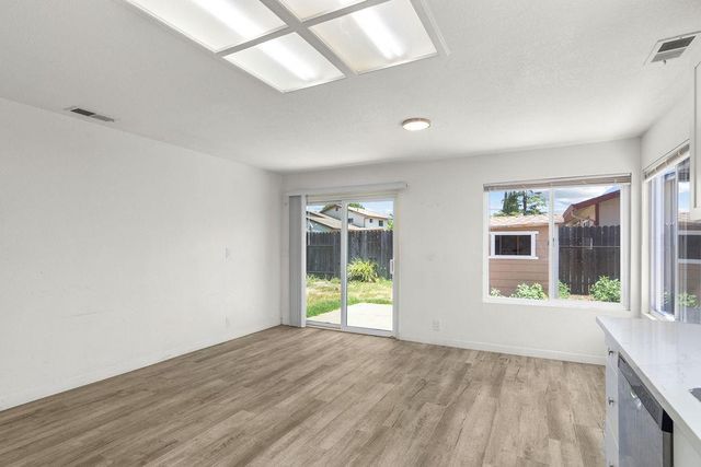 762 Garden Gate Dr, Manteca, CA 95336