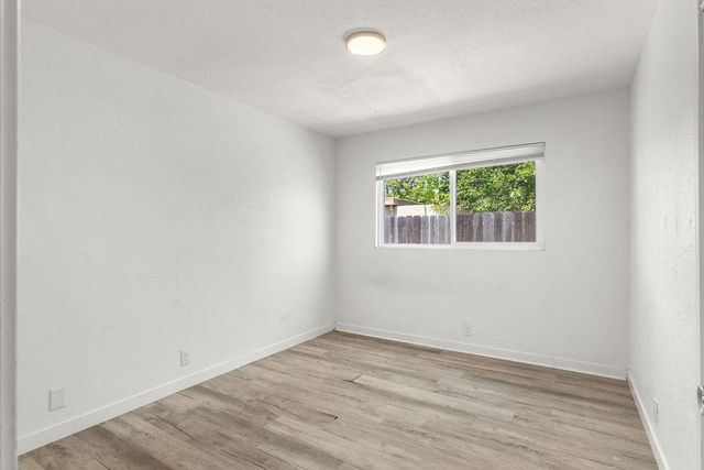 762 Garden Gate Dr, Manteca, CA 95336