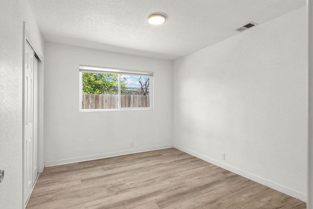 762 Garden Gate Dr, Manteca, CA 95336