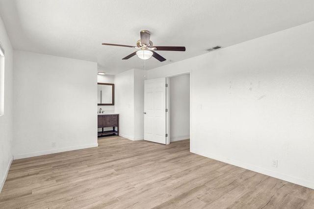 762 Garden Gate Dr, Manteca, CA 95336