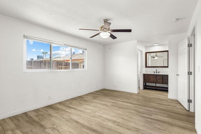 762 Garden Gate Dr, Manteca, CA 95336