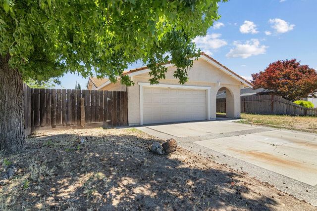 762 Garden Gate Dr, Manteca, CA 95336
