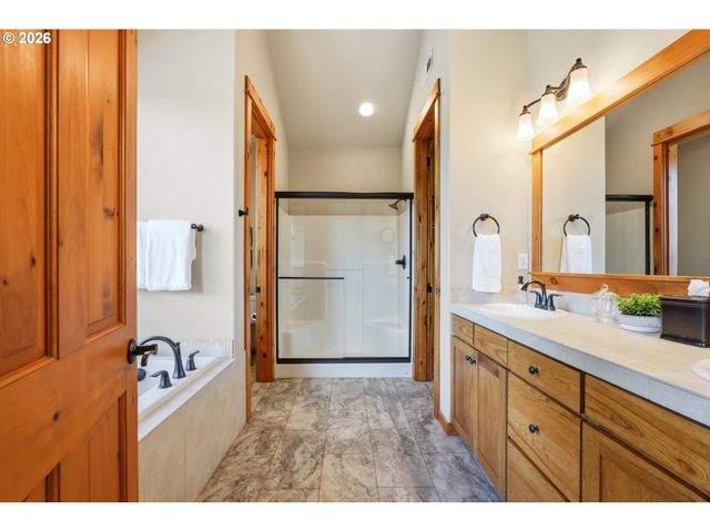 12800 Ne SALMON CREEK Ave 115, Vancouver, WA 98686