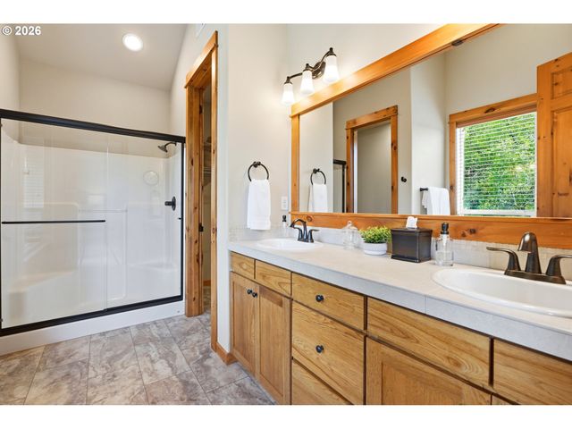 12800 Ne SALMON CREEK Ave 115, Vancouver, WA 98686