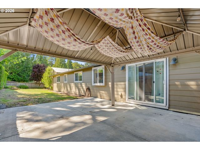 1725 Se REGNER Rd, Gresham, OR 97080