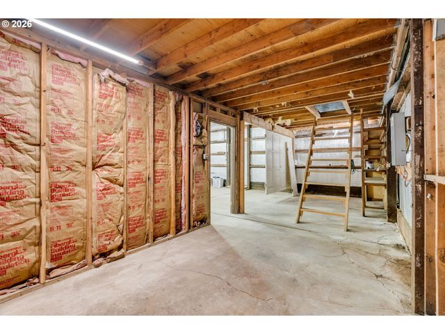 1725 Se REGNER Rd, Gresham, OR 97080