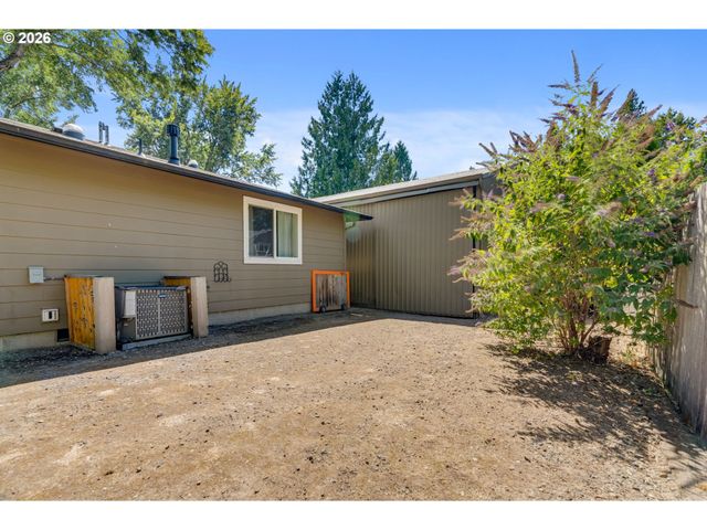 1725 Se REGNER Rd, Gresham, OR 97080
