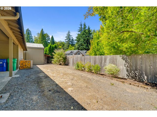 1725 Se REGNER Rd, Gresham, OR 97080