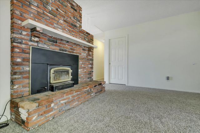 12534 Nottingham Ln, Grass Valley, CA 95949