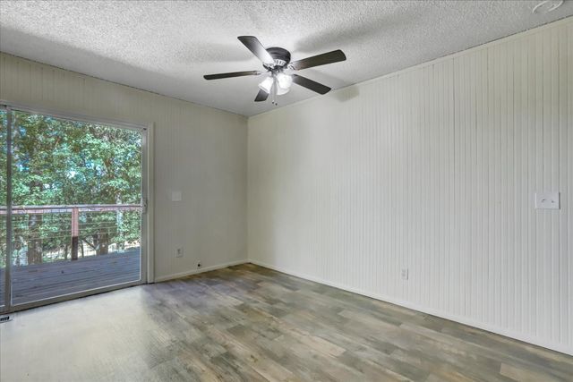 12534 Nottingham Ln, Grass Valley, CA 95949