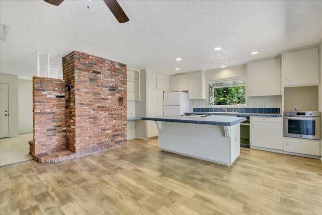 12534 Nottingham Ln, Grass Valley, CA 95949