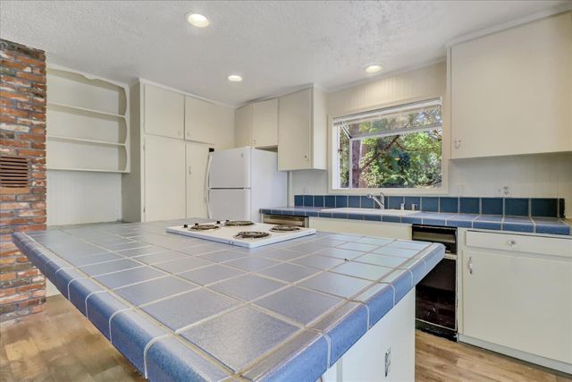 12534 Nottingham Ln, Grass Valley, CA 95949