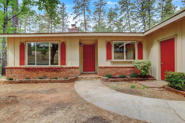 12534 Nottingham Ln, Grass Valley, CA 95949
