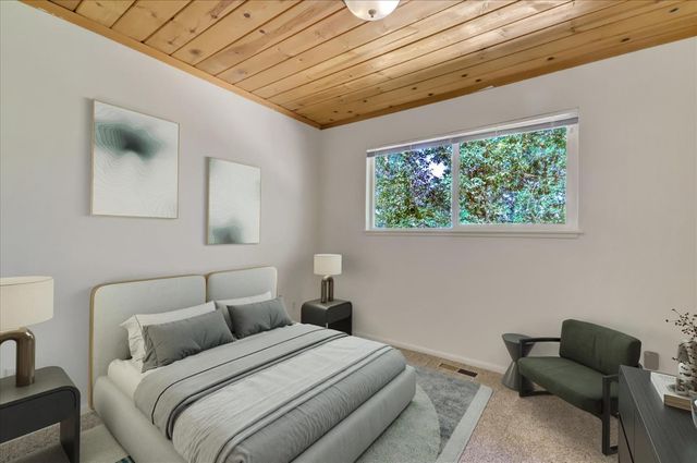 12534 Nottingham Ln, Grass Valley, CA 95949