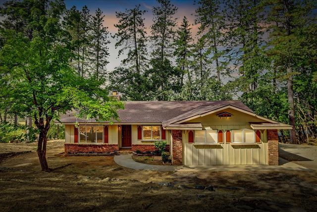 12534 Nottingham Ln, Grass Valley, CA 95949