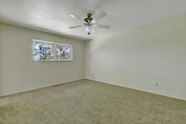 12534 Nottingham Ln, Grass Valley, CA 95949