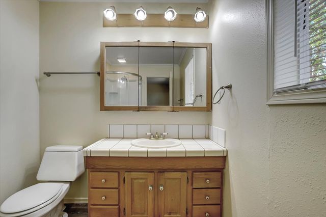 12534 Nottingham Ln, Grass Valley, CA 95949