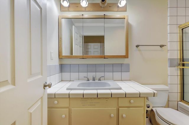 12534 Nottingham Ln, Grass Valley, CA 95949