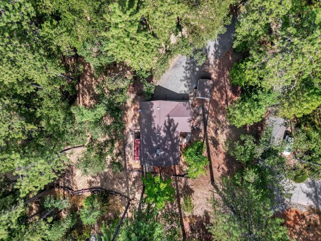 12534 Nottingham Ln, Grass Valley, CA 95949