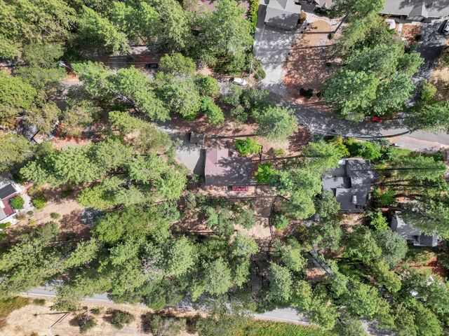 12534 Nottingham Ln, Grass Valley, CA 95949