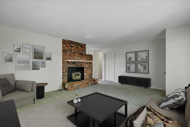 12534 Nottingham Ln, Grass Valley, CA 95949