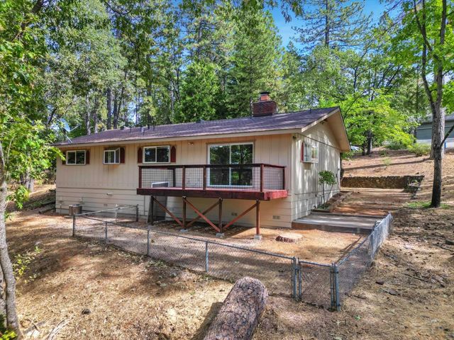 12534 Nottingham Ln, Grass Valley, CA 95949
