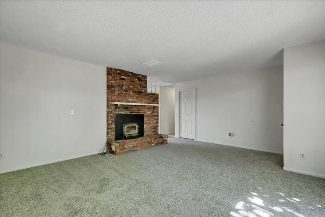 12534 Nottingham Ln, Grass Valley, CA 95949