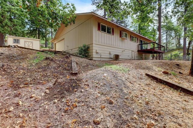 12534 Nottingham Ln, Grass Valley, CA 95949