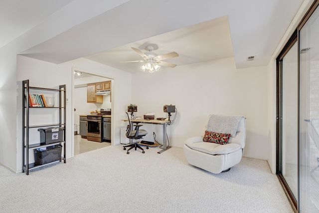 740 Saint Andrews Lane 38, Crystal Lake, IL 60014