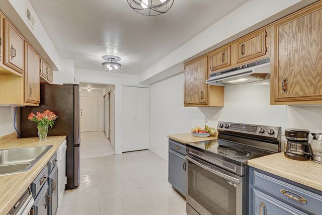 740 Saint Andrews Lane 38, Crystal Lake, IL 60014