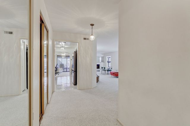 740 Saint Andrews Lane 38, Crystal Lake, IL 60014