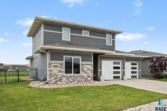 201 Lydia Ct Court, Harrisburg, SD 57032
