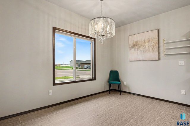 201 Lydia Ct Court, Harrisburg, SD 57032