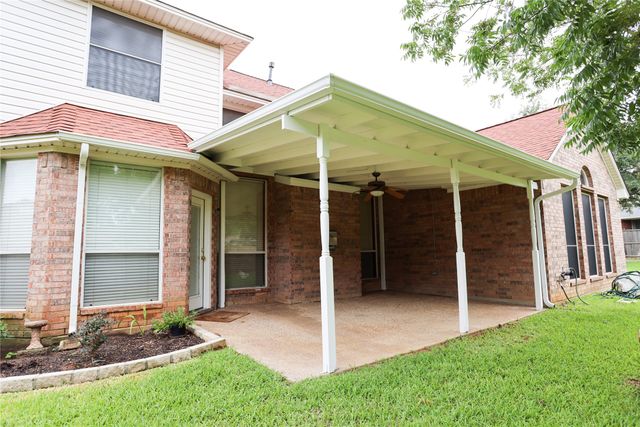 2325 Denham Drive, Arlington, TX 76001