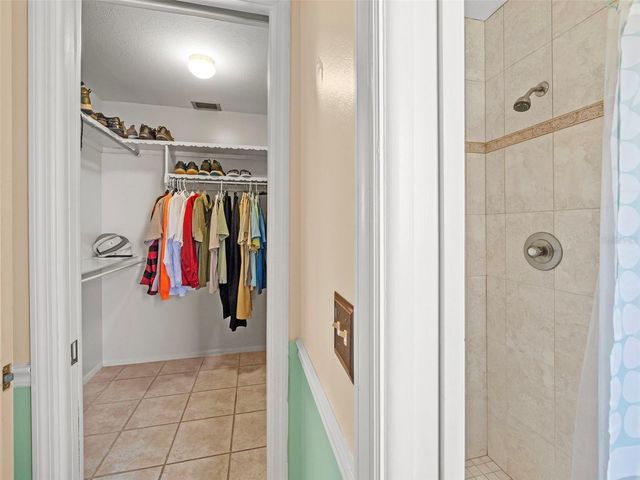 1260 LAKESIDE DRIVE, Venice, FL 34293