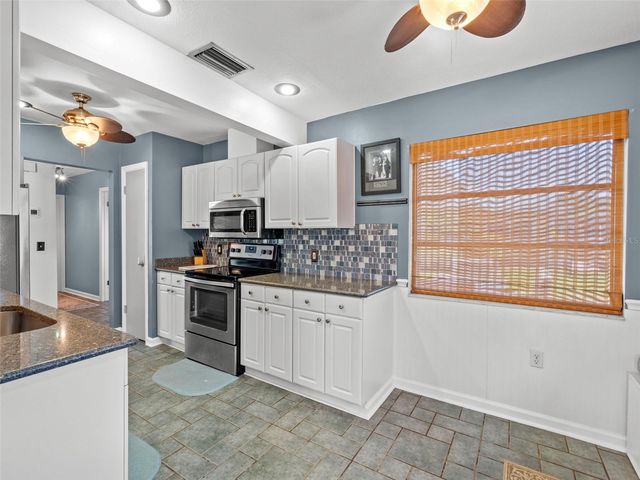 1260 LAKESIDE DRIVE, Venice, FL 34293