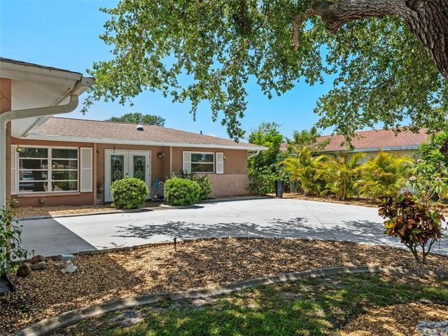 1260 LAKESIDE DRIVE, Venice, FL 34293