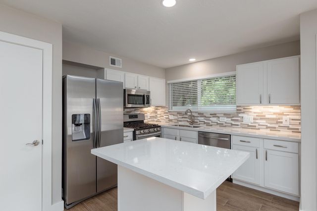 6815 Kingwood Glen Drive, Humble, TX 77346