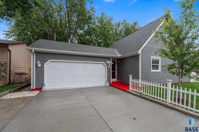 3204 S Greenwood Ave Avenue, Sioux Falls, SD 57106